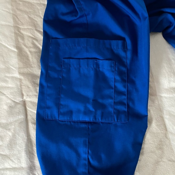 Royal blue scrubs - Picture 4 of 5
